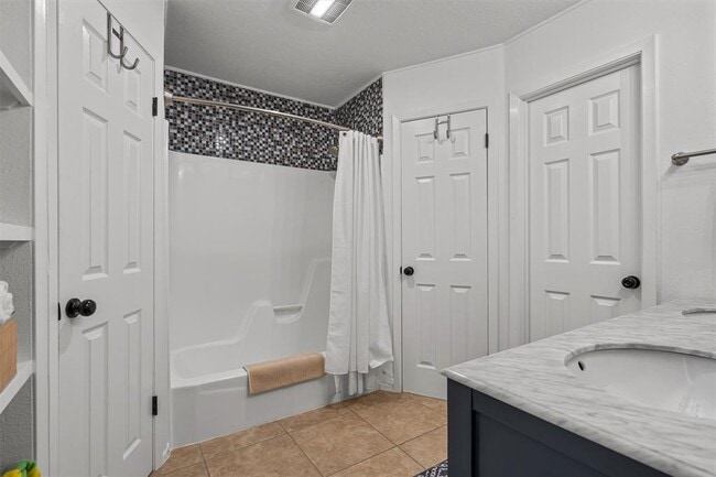 Building Photo - 1602 Rock Creek Dr