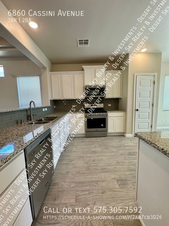 Building Photo - 6860 Cassini Ave