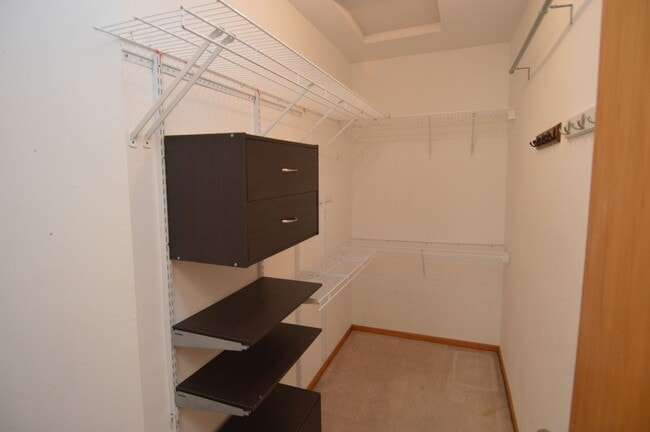Building Photo - 2 Bed + Den, 2.5 Bathroom Townhouse for Rent
