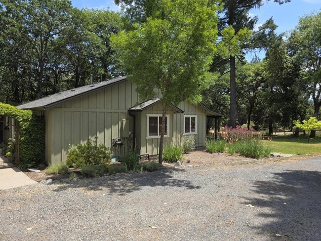 Building Photo - 444 Sheraton Dr