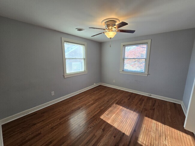 Building Photo - 1000 Nichols Dr