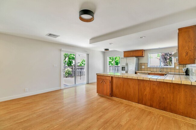 Building Photo - Move-In Ready Cambrian Gem – New Appliance...