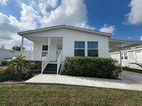 Building Photo - 337 Eland Dr