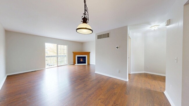 Building Photo - 3073 Promenade Cir