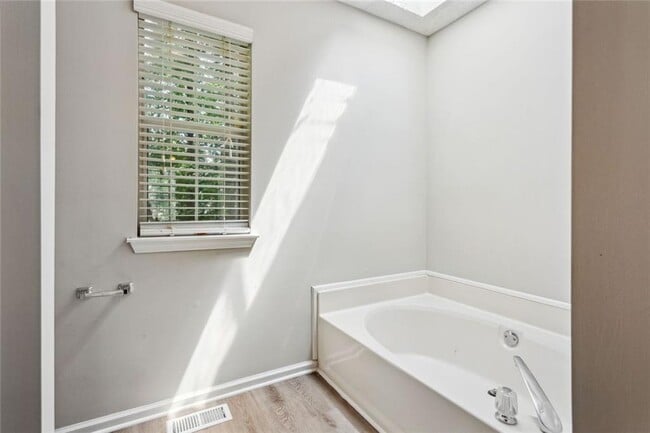 Building Photo - 525 Abbotts Hill Ln