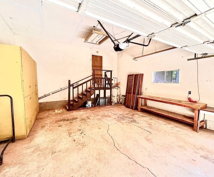 Building Photo - 15558 Nopel Rd