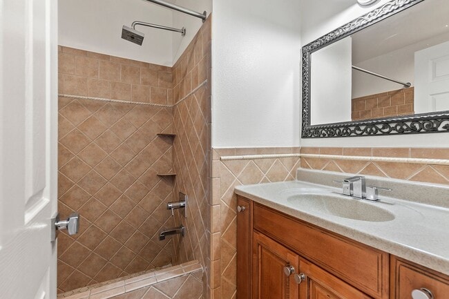 Building Photo - Welcome to Your Dream Home in Sunny San Di...