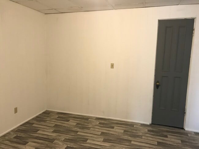 Building Photo - 1025 N Washington Ave
