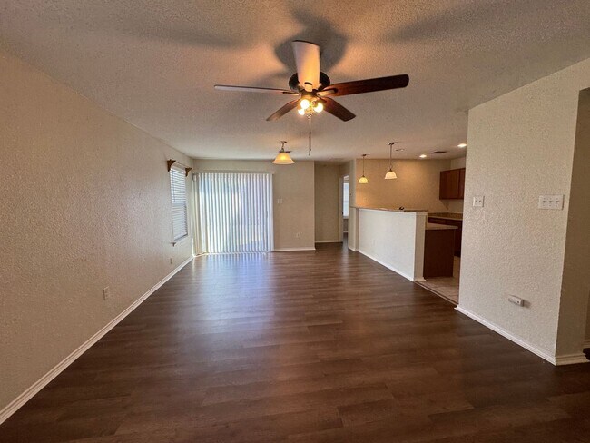 Building Photo - BEAUTIFUL SINGLE STORY HOME  |  CLOSE TO HWY 90 & 1604 | SHOPPING & RESTAURANTS