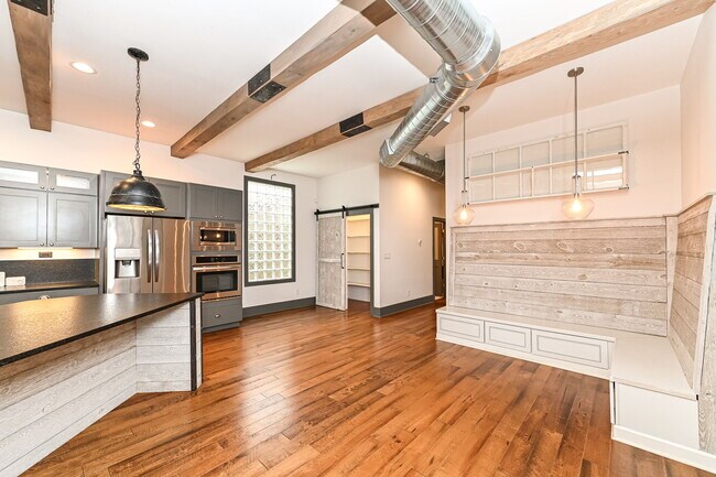 Building Photo - 1515 Olive St