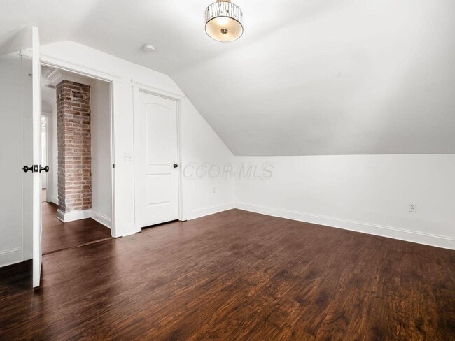 Building Photo - 1091 S Washington Ave