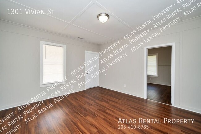 Building Photo - 1301 Vivian St SW