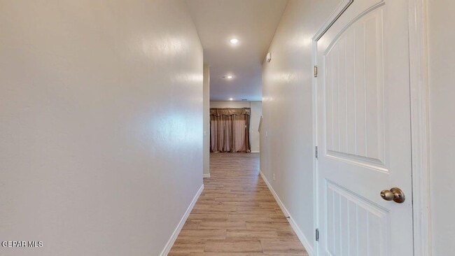 Building Photo - 7821 Enchanted Nest