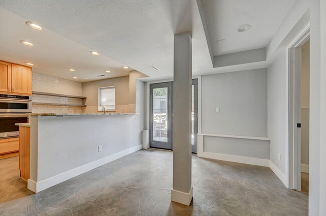 Building Photo - 1671 Summernight Terrace