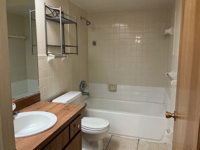 Building Photo - 1112 South Blvd