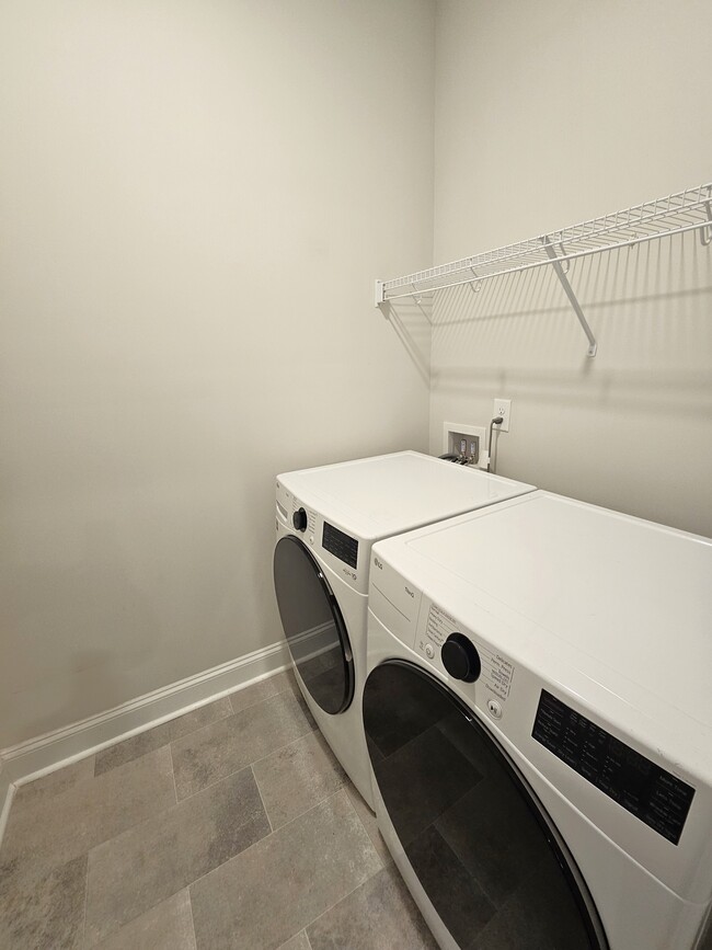 Building Photo - 9 Red Lion Rd