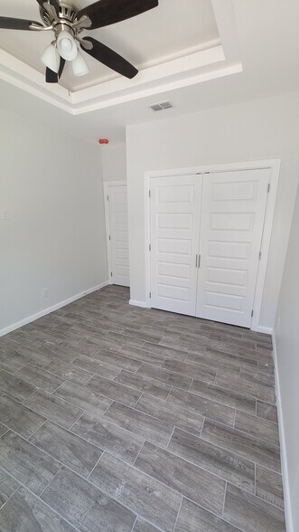 Building Photo - 803 W Smith Dr