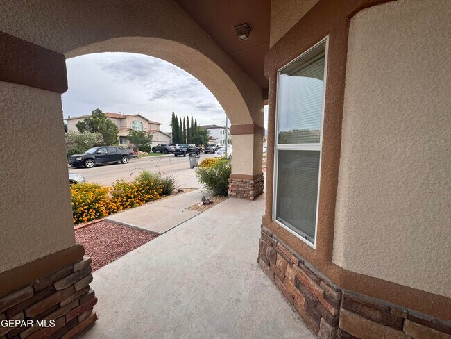 Building Photo - 6700 Hermoso Del Sol Dr
