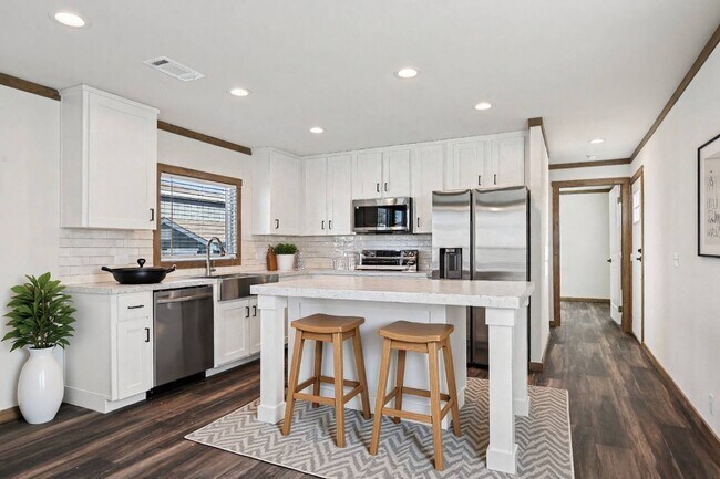 Building Photo - 1609 Swallowtail Dr
