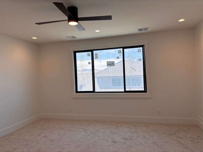 Building Photo - BRAND NEW 5 bed | 3 bath | 3 car garage cu...