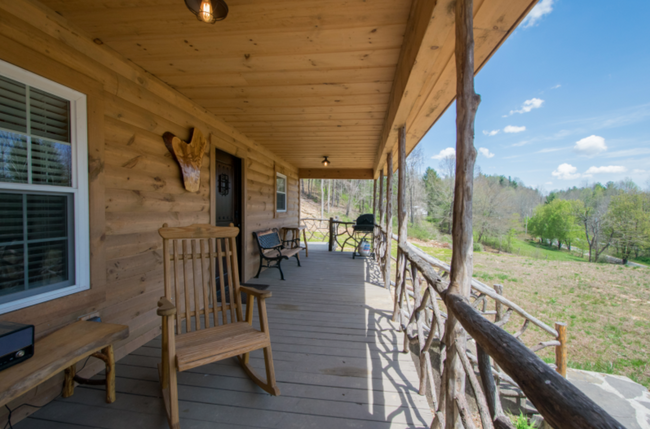 Building Photo - Furnished Cabin in Zirconia