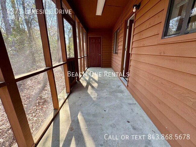 Building Photo - 4371 Lakeside Dr