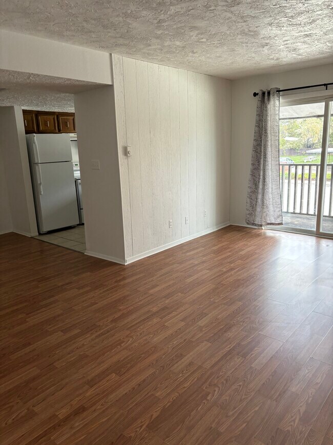 Building Photo - 1440 Vega Cir