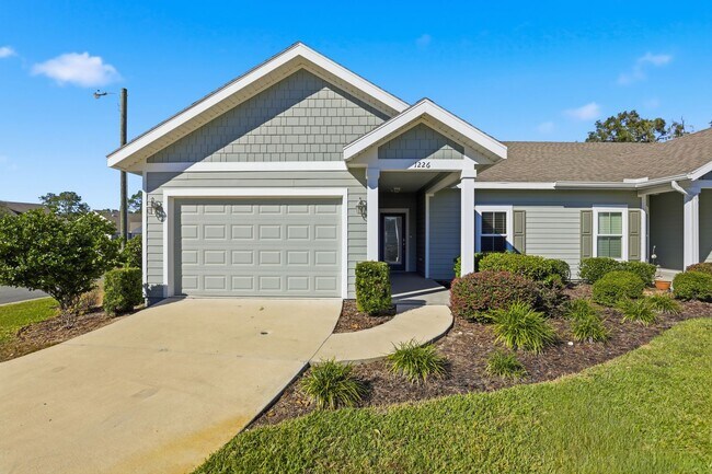 Primary Photo - Villas of West 3Bed/2Bath End Unit