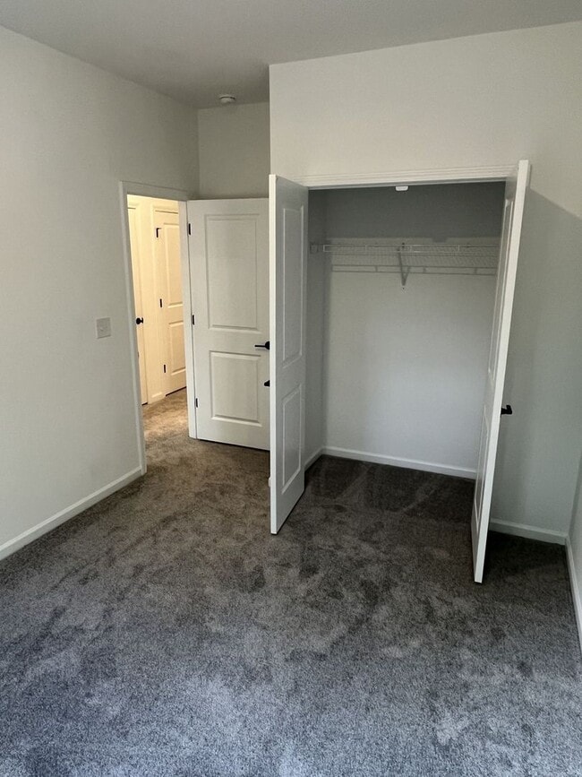 Building Photo - Brand New 4 Bed Townhome in North Charlotte!