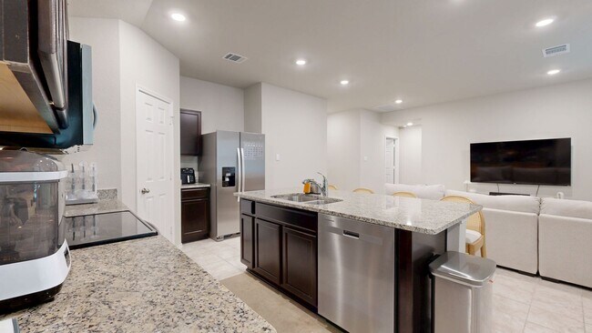 Building Photo - 1212 Rolling Thunder Dr