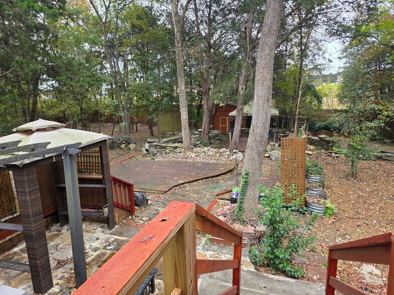 Building Photo - 2842 Lake Forest Dr