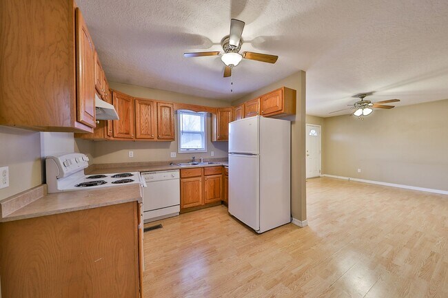 Building Photo - 115 Bo Dr