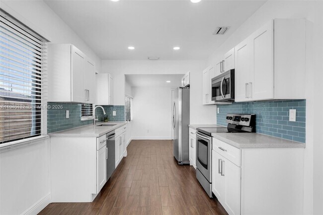 Building Photo - 5790 SW 5th St