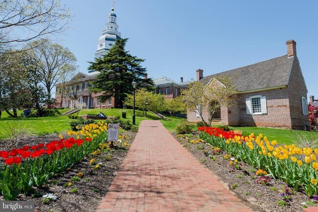 Building Photo - 617 S Cherry Grove Ave