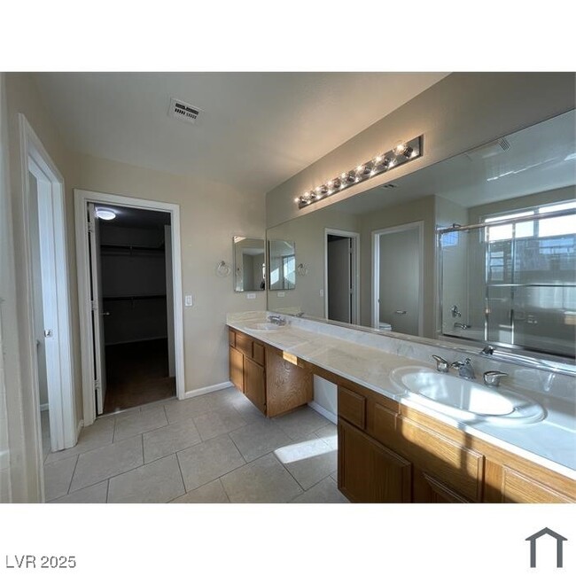 Building Photo - 909 E Malibu Sands Ave