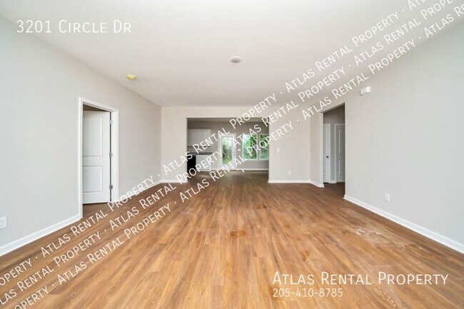 Building Photo - 3201 Circle Dr