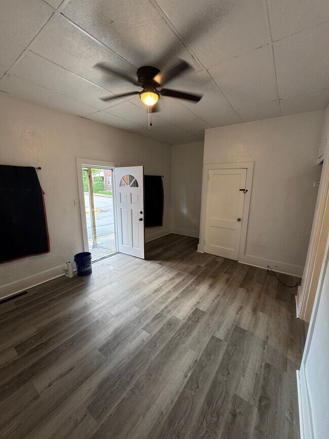 Building Photo - 601 Brinton Ave