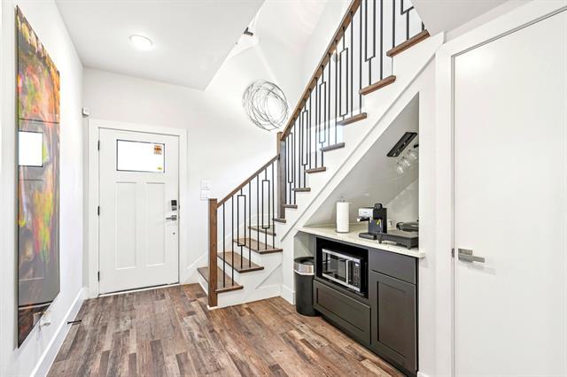 Building Photo - 521 Faulk St