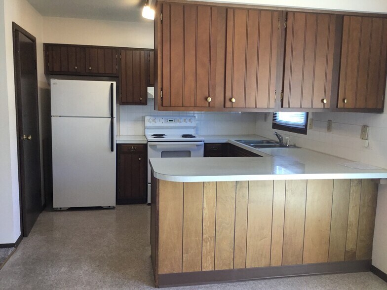 Building Photo - 6360 Princess Dr