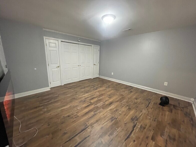 Master Bedroom - Pic #8 - 3801 Seaford Rd