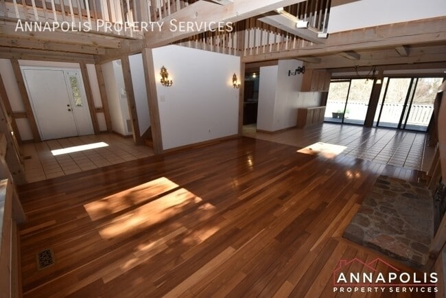 Building Photo - 1810 View Top Ct