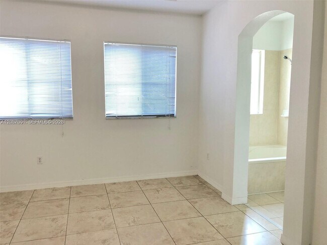 Building Photo - 8527 NW 108th Ave