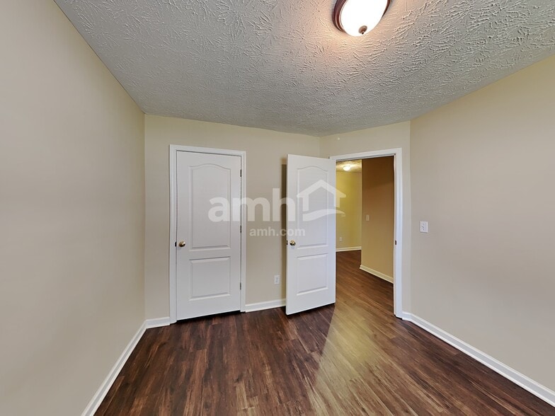 Building Photo - 532 Halley Way
