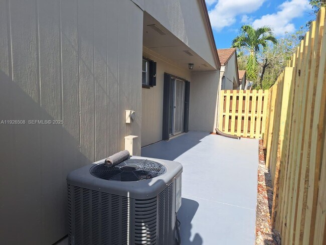 Building Photo - 22295 Timberly Dr