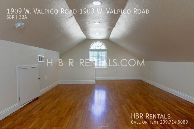 Building Photo - 1909 Valpico Rd