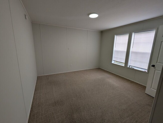 Building Photo - 6806 Pearson Ln