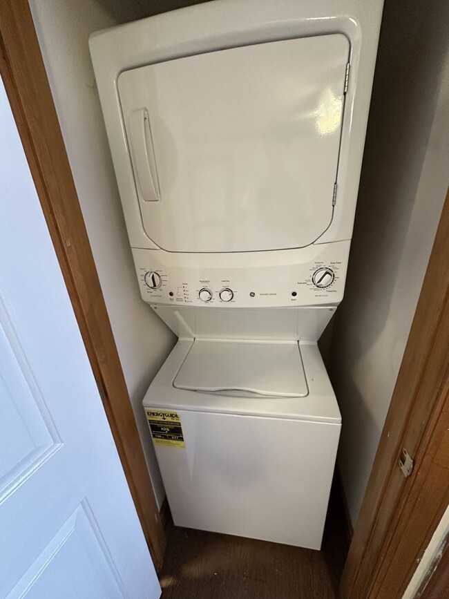 Building Photo - 1 Bedroom 1 Bathroom Condo!