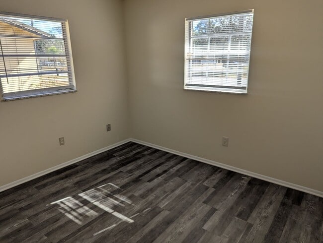 Building Photo - 3 Bedroom House For Rent, Lawncare included, Small pets welcome.