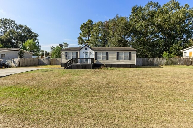 Building Photo - 182 Carmen Blvd