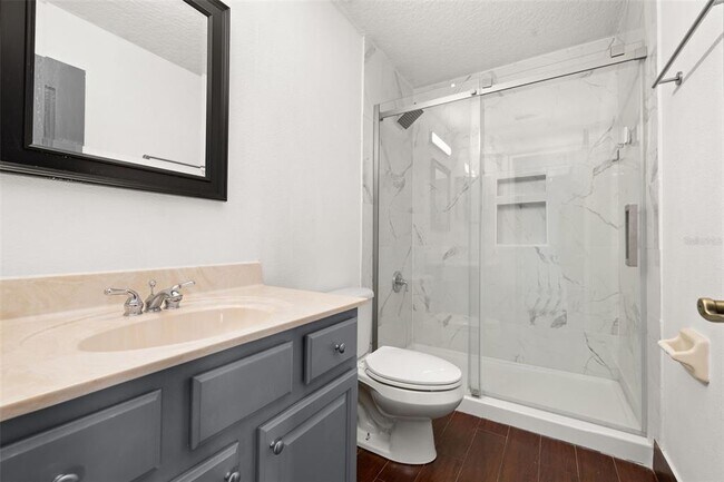 Building Photo - 9484 Walnut Crest Dr